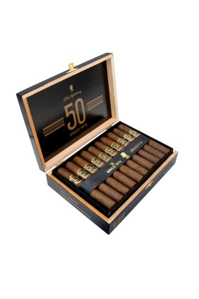 2_c_761_50years_robusto_kiste